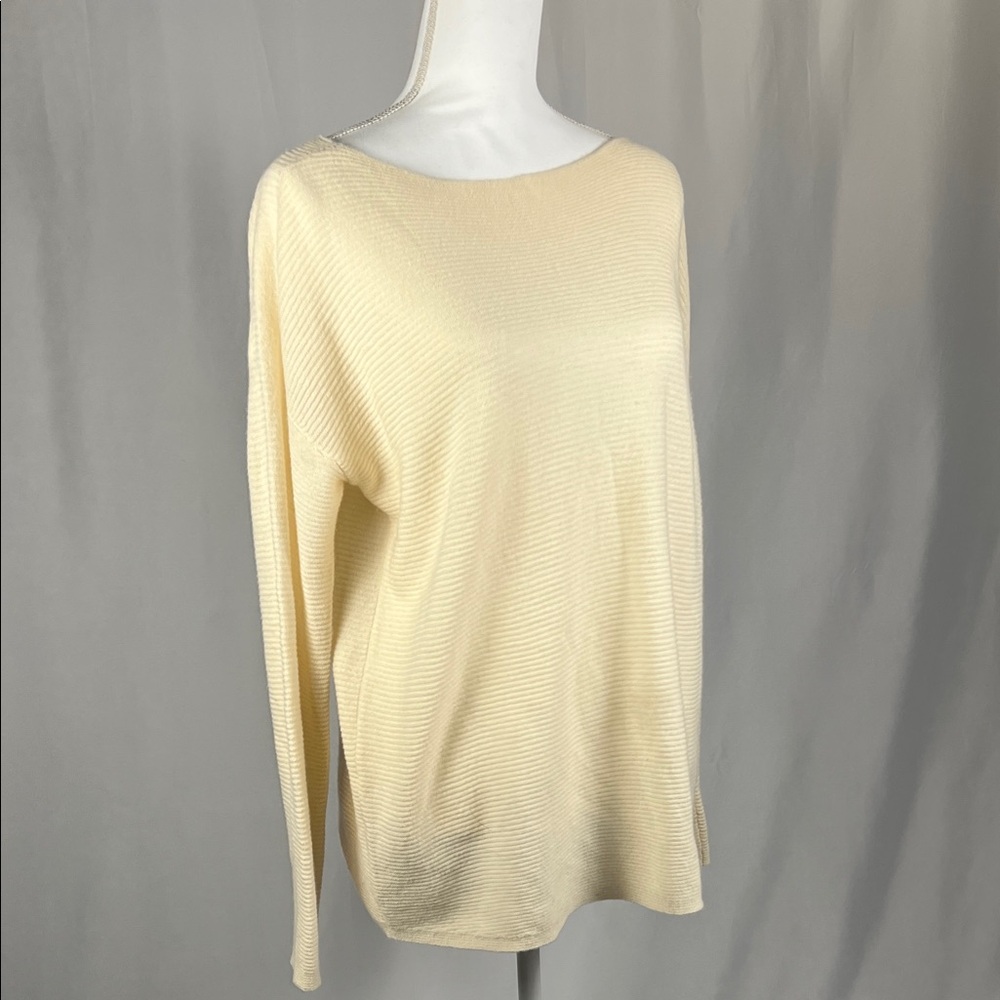 Cream Women's 100% Cashmere Crew Neck Sweater